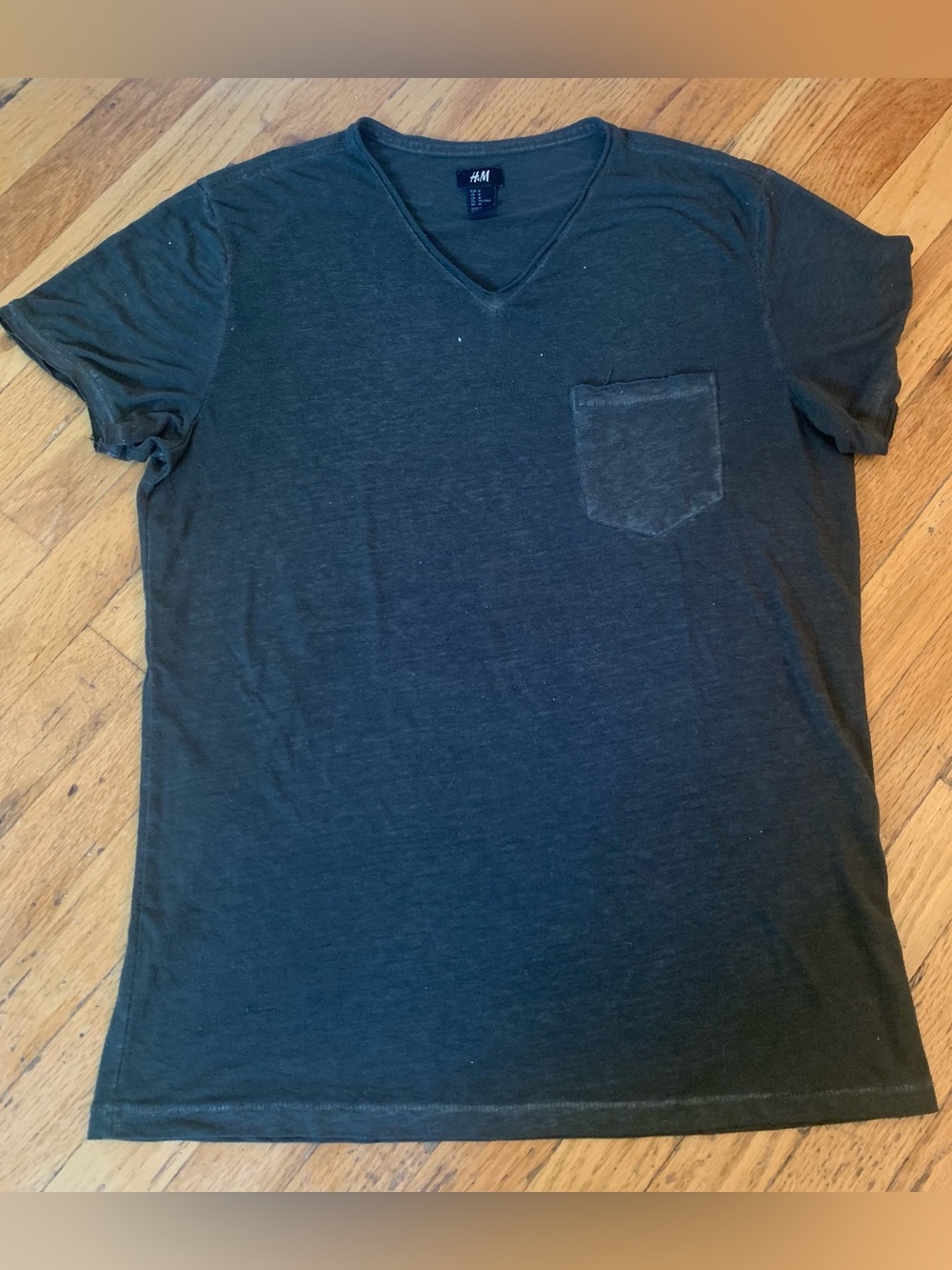 H&M dark gray v-neck shirt size M